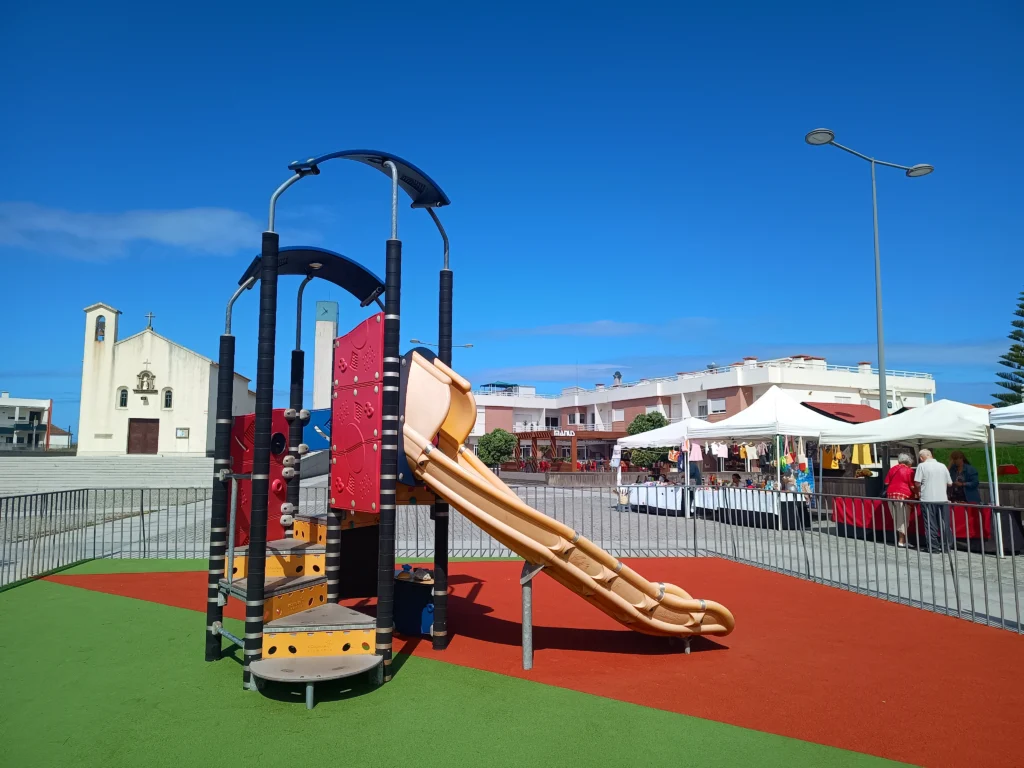 Parque infantil Amorosa
